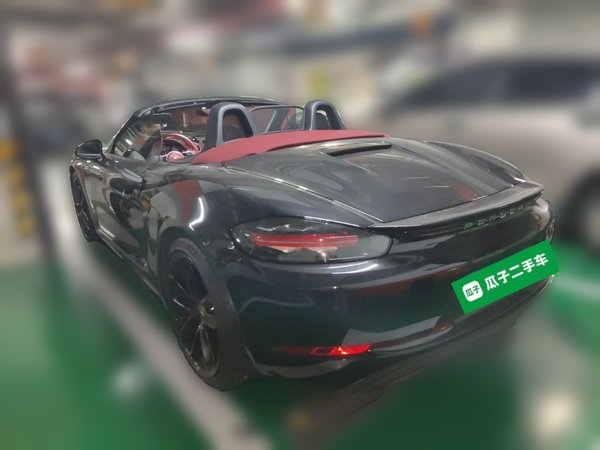 Porsche 718 2023, 16400 км, за 71438 USD