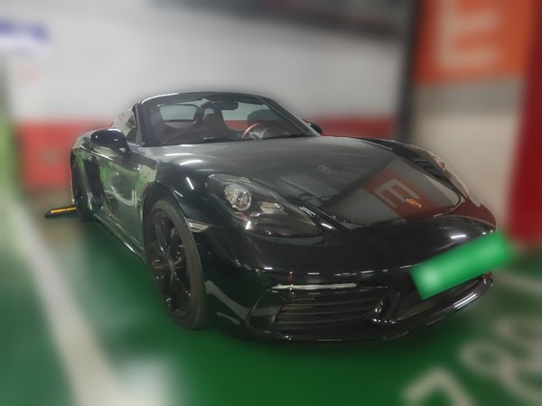 Porsche 718 2023, 16400 км, за 71438 USD