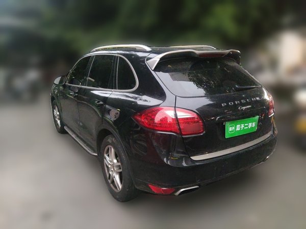 Porsche Cayenne 2014, 139600 км, за 18291 USD