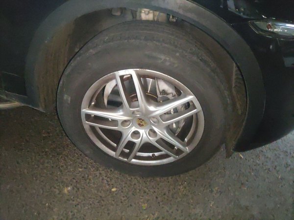 Porsche Cayenne 2014, 139600 км, за 18291 USD