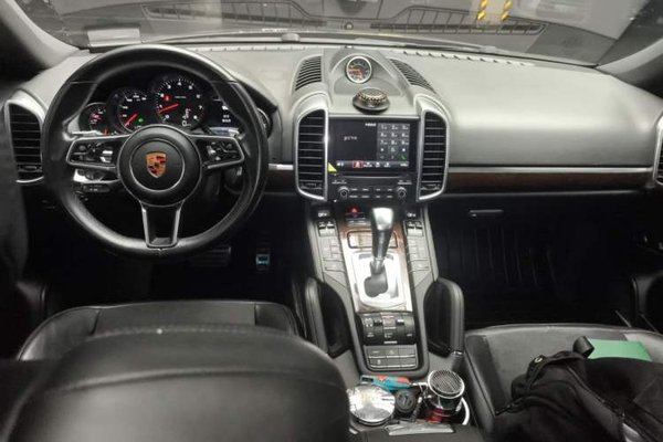 Porsche Cayenne 2016, 117000 км, за 31146 USD - фото 9