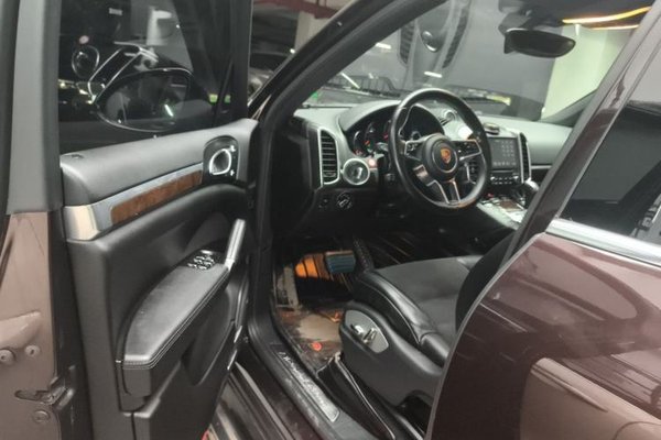 Porsche Cayenne 2016, 117000 км, за 31146 USD - фото 16