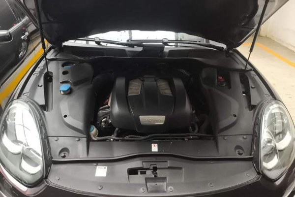 Porsche Cayenne 2016, 117000 км, за 31146 USD - фото 21