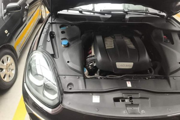 Porsche Cayenne 2016, 117000 км, за 31146 USD - фото 23