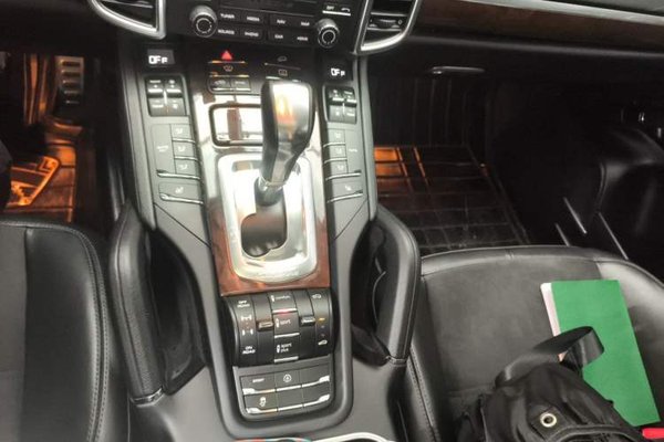 Porsche Cayenne 2016, 117000 км, за 31146 USD - фото 14