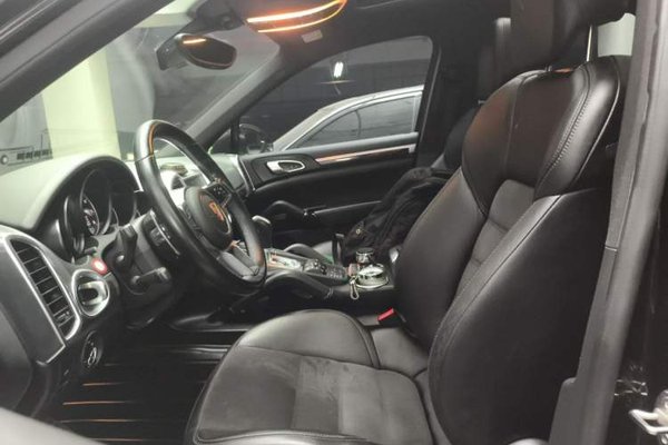 Porsche Cayenne 2016, 117000 км, за 31146 USD - фото 15