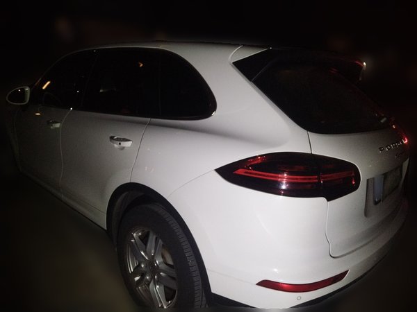 Porsche Cayenne 2016, 89100 км, за 35643 USD