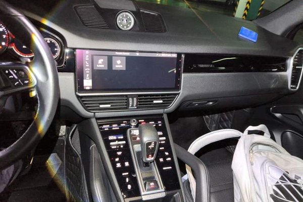 Porsche Cayenne 2018, 100600 км, за 44663 USD - фото 13