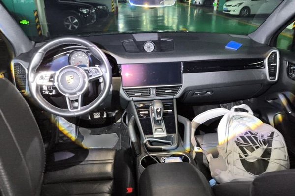 Porsche Cayenne 2018, 100600 км, за 44663 USD - фото 9