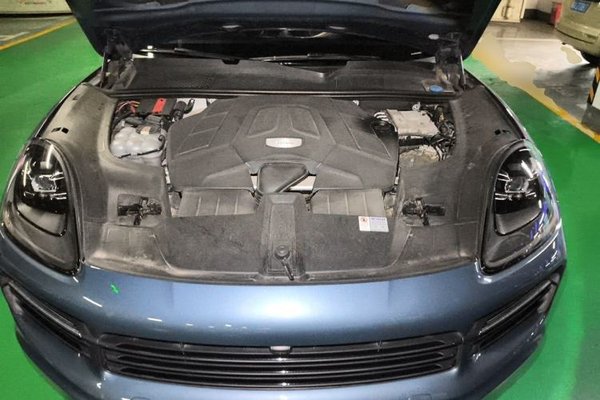 Porsche Cayenne 2018, 100600 км, за 44663 USD - фото 21