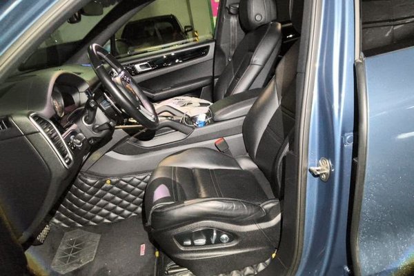 Porsche Cayenne 2018, 100600 км, за 44663 USD - фото 15