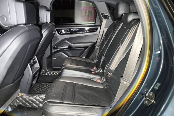 Porsche Cayenne 2018, 100600 км, за 44663 USD - фото 17