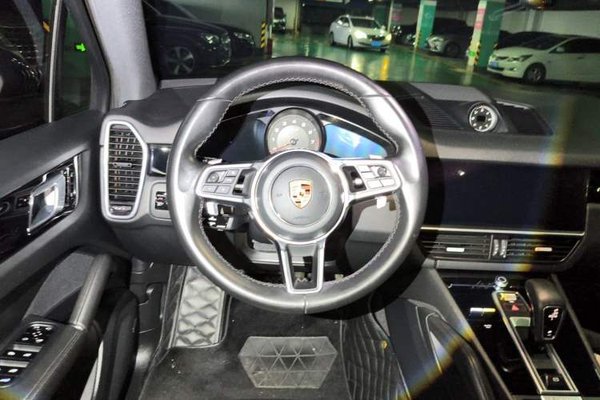 Porsche Cayenne 2018, 100600 км, за 44663 USD - фото 10