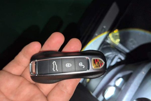 Porsche Cayenne 2018, 100600 км, за 44663 USD - фото 20