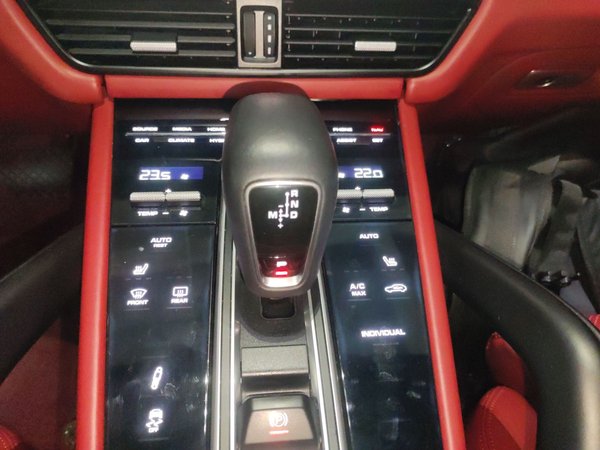 Porsche Cayenne E-Hybrid 2019, 79800 км, за 40496 USD - фото 15