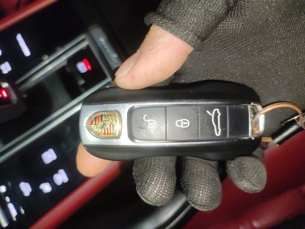 Porsche Cayenne E-Hybrid 2019, 79800 км, за 40496 USD - фото 19