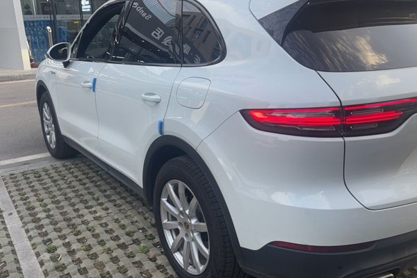 Porsche Cayenne E-Hybrid 2019, 58500 км, за 54211 USD