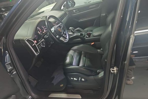 Porsche Cayenne E-Hybrid 2020, 118699 км, за 48934 USD - фото 17
