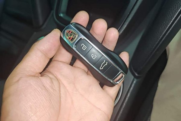 Porsche Cayenne E-Hybrid 2020, 118699 км, за 48934 USD - фото 23