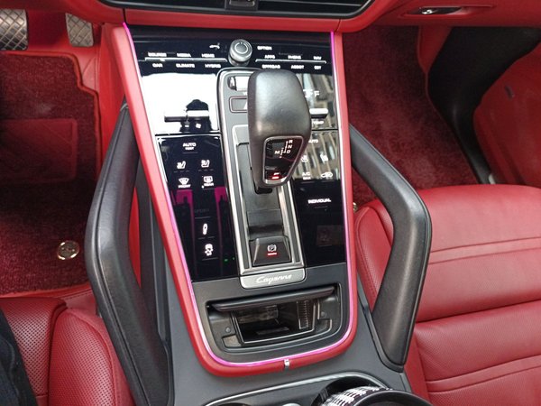 Porsche Cayenne E-Hybrid 2021, 86100 км, за 64263 USD - фото 15