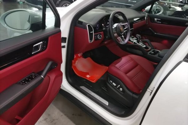Porsche Cayenne E-Hybrid 2021, 47600 км, за 64800 USD - фото 19