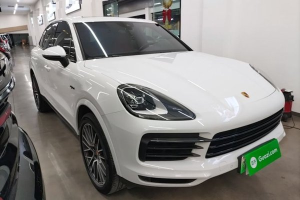 Porsche Cayenne E-Hybrid 2021, 47600 км, за 64800 USD