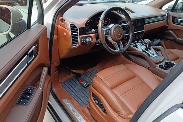 Porsche Cayenne E-Hybrid 2023, 50000 км, за 73632 USD - фото 19