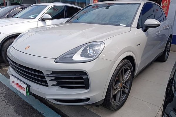 Porsche Cayenne E-Hybrid · 2023 год