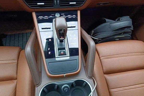 Porsche Cayenne E-Hybrid 2023, 50000 км, за 73632 USD - фото 17