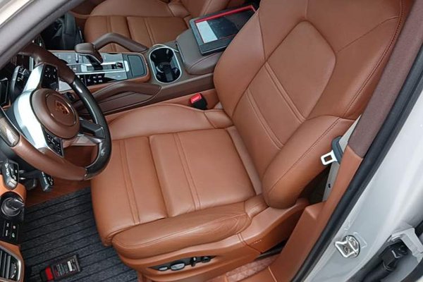 Porsche Cayenne E-Hybrid 2023, 50000 км, за 73632 USD - фото 18