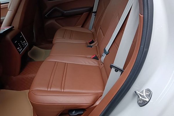 Porsche Cayenne E-Hybrid 2023, 50000 км, за 73632 USD - фото 20