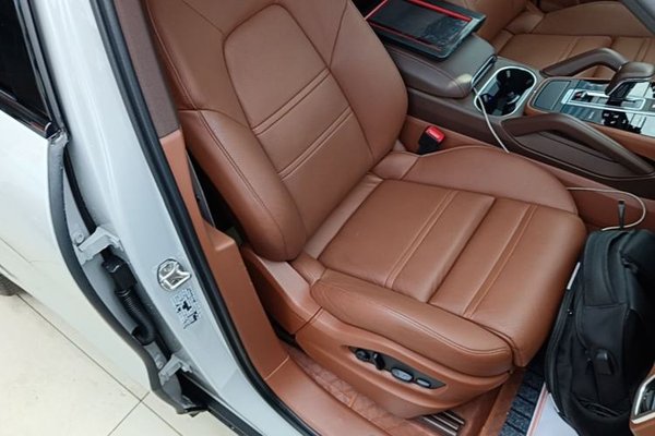 Porsche Cayenne E-Hybrid 2023, 50000 км, за 73632 USD - фото 23