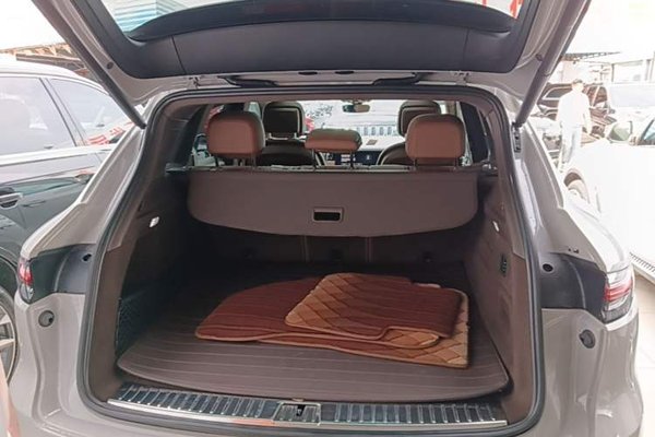 Porsche Cayenne E-Hybrid 2023, 50000 км, за 73632 USD - фото 22