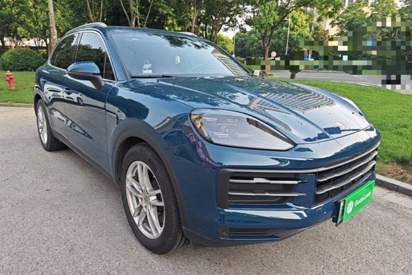 Porsche Cayenne E-Hybrid 2024, 33000 км, за 85620 USD