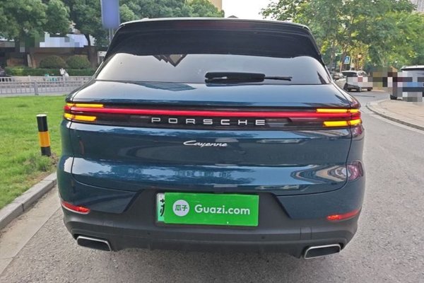 Porsche Cayenne E-Hybrid 2024, 33000 км, за 85620 USD