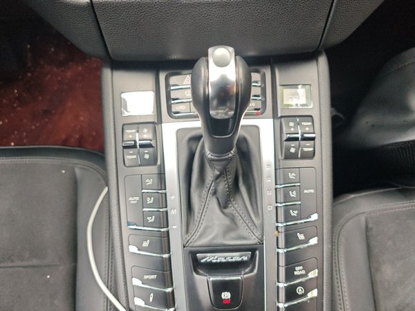 Porsche Macan 2014, 129300 км, за 16610 USD - фото 13