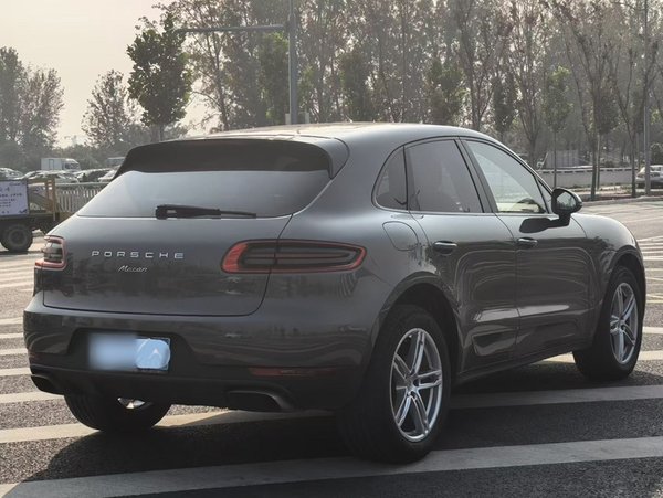 Porsche Macan 2014, 110400 км, за 18911 USD
