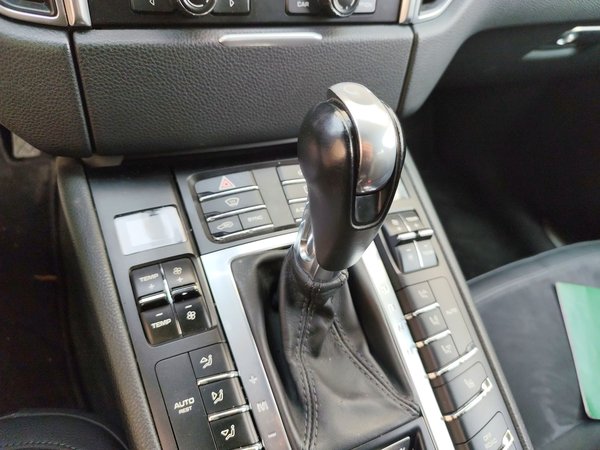 Porsche Macan 2014, 120900 км, за 19559 USD - фото 11