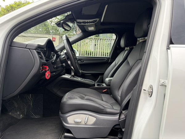 Porsche Macan 2016, 88700 км, за 19055 USD - фото 39