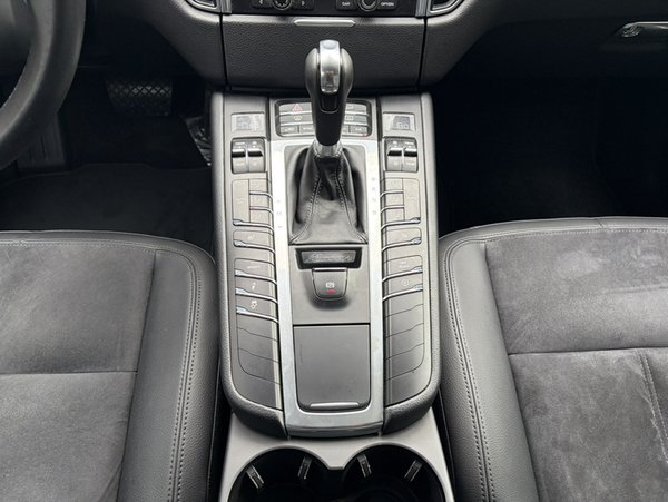 Porsche Macan 2016, 88700 км, за 19055 USD - фото 37