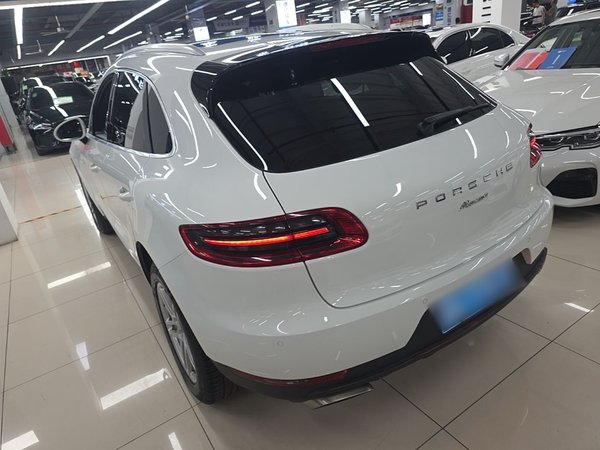 Porsche Macan 2016, 88700 км, за 19055 USD