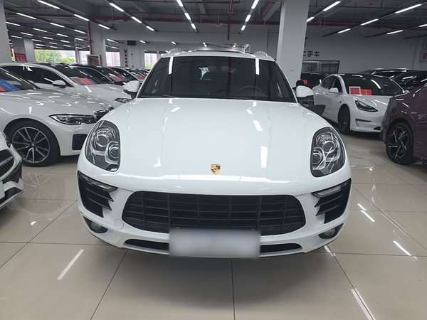 Porsche Macan 2016, 88700 км, за 19055 USD