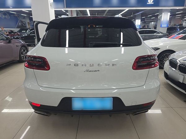 Porsche Macan 2016, 88700 км, за 19055 USD