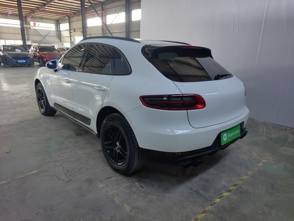 Porsche Macan 2017, 145100 км, за 17536 USD