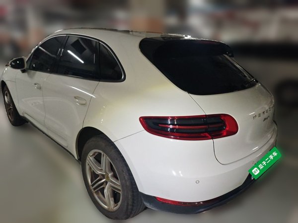 Porsche Macan 2017, 130100 км, за 20719 USD