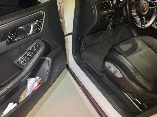 Porsche Macan 2017, 130100 км, за 20719 USD - фото 17