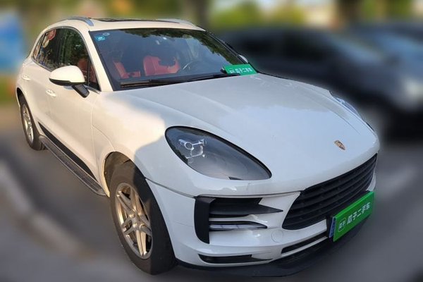Porsche Macan 2018, 60500 км, за 29529 USD