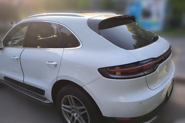 Porsche Macan 2018, 60500 км, за 29529 USD