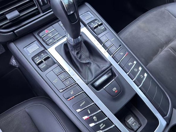 Porsche Macan 2021, 63600 км, за 34840 USD - фото 21