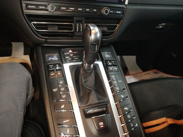 Porsche Macan 2021, 63600 км, за 34840 USD - фото 13